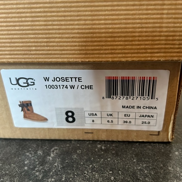 Brand New UGG Boots - Picture 6 of 6